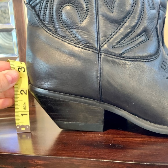 Women’s Black Leather Cowboy Boots w/Silver Tips - Picture 8 of 11